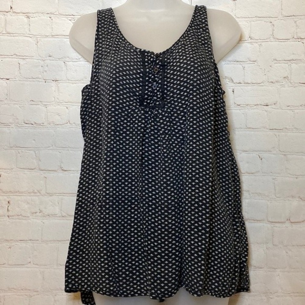 Motherhood Maternity Lightweight Black and White Tank